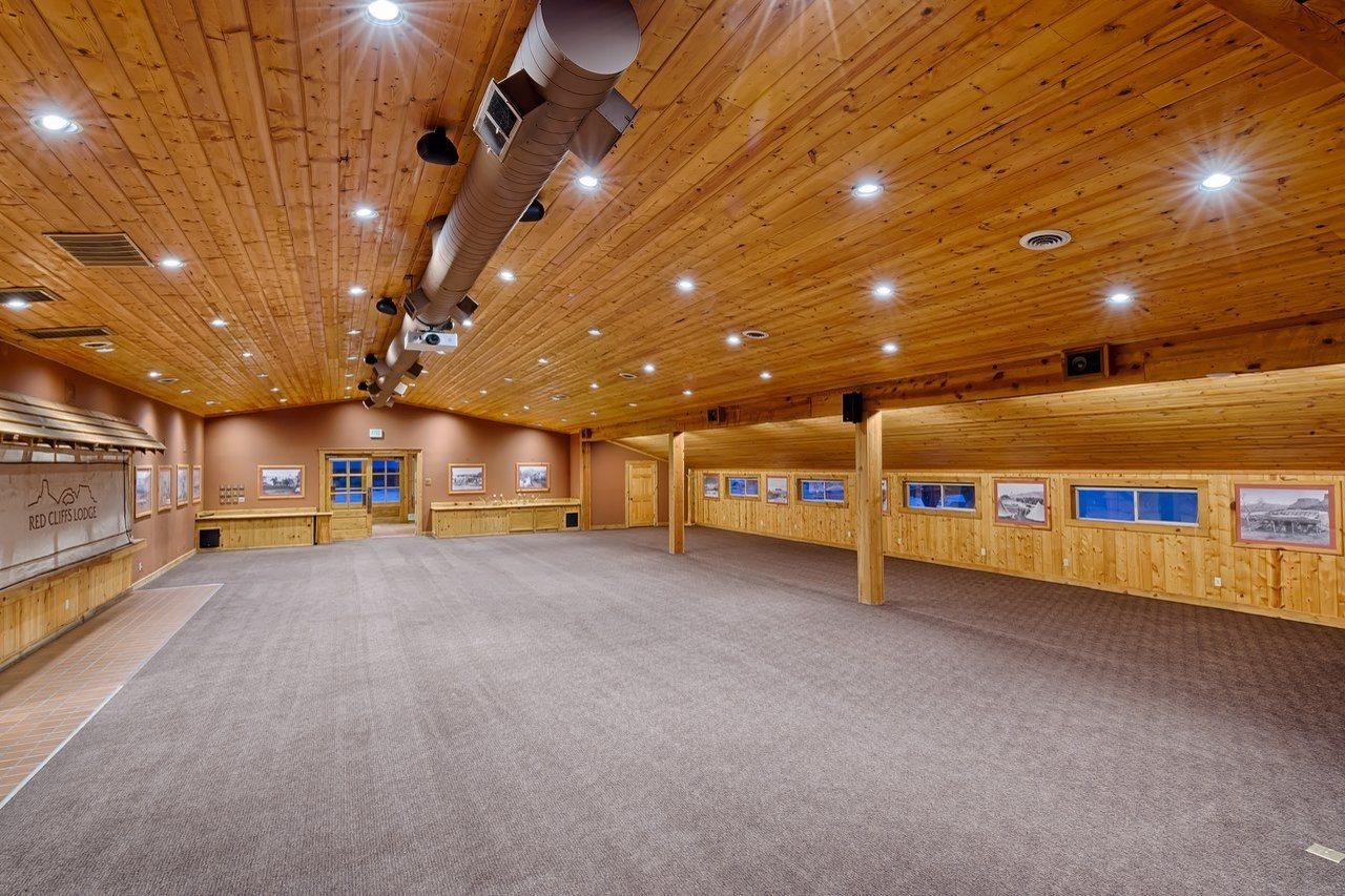 Red Cliffs Lodge Moab Exterior photo