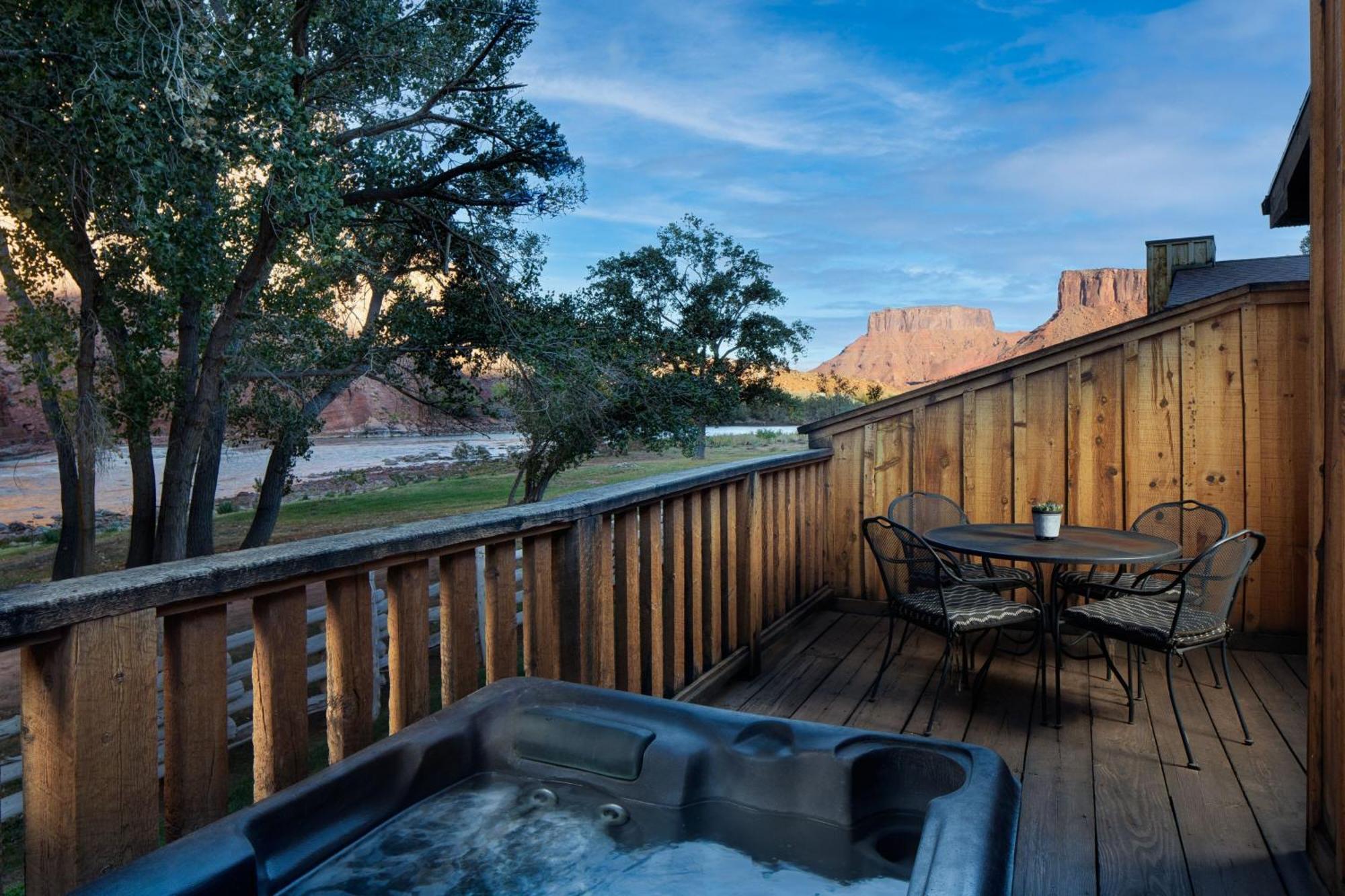 Red Cliffs Lodge Moab Exterior photo